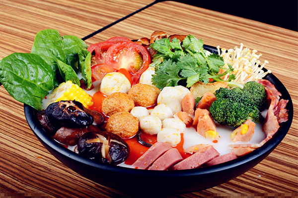 八哥麻辣烫加盟费