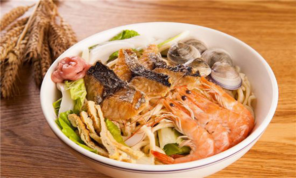 四海海鲜焖面加盟