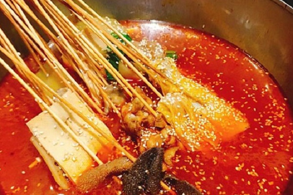 辣小七串串香加盟