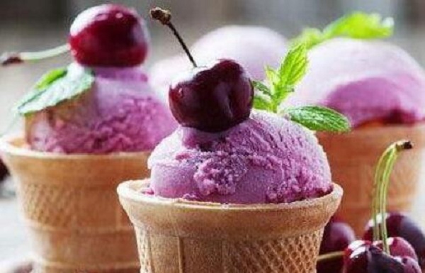 大树下冰淇淋加盟店