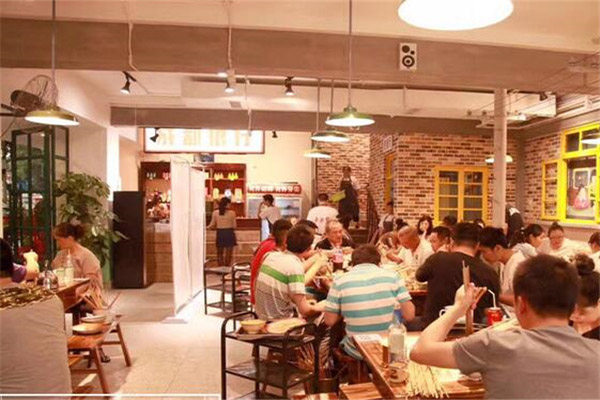 龙晓影牙尖帮小郡肝串串香加盟费