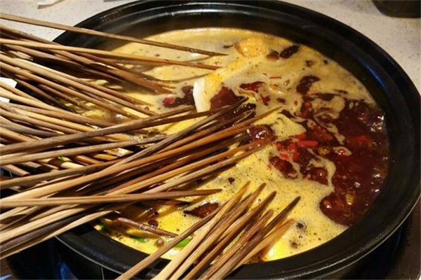 古堰何氏小郡肝串串香