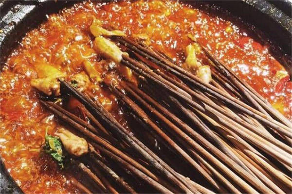 古堰何氏小郡肝串串香