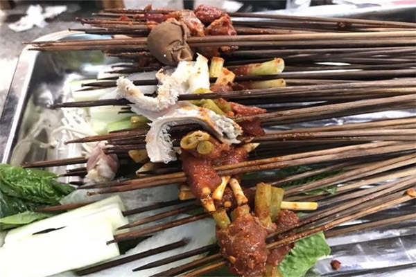 龙晓影牙尖帮小郡肝串串香加盟费