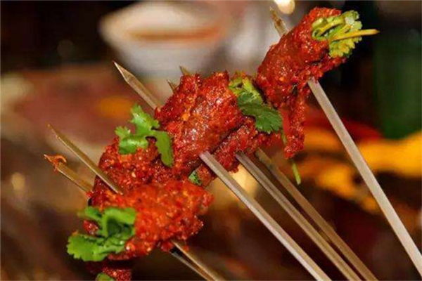 辣上瘾串串香加盟店