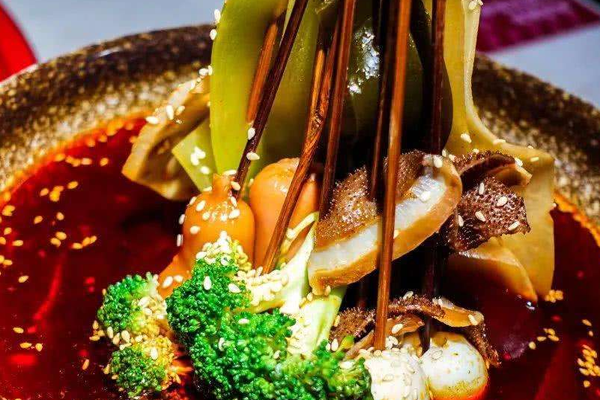 啊六麻辣香串串加盟门店