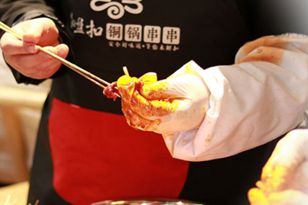 红盘扣铜锅串串香加盟门店