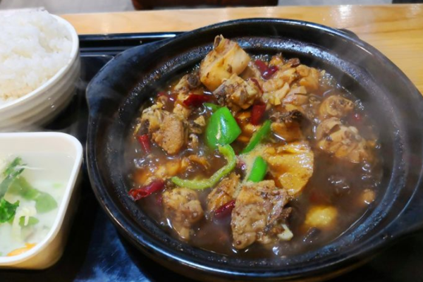 周君记黄焖鸡米饭加盟门店