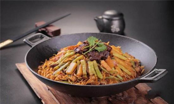 味道额吉铁锅焖面加盟费