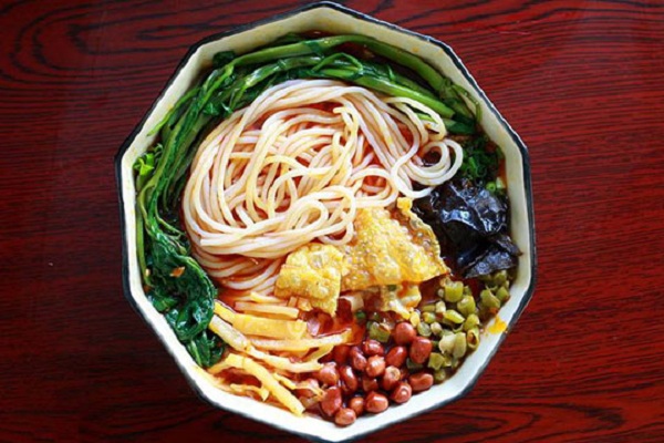 苗花纸辣鸡粉加盟店