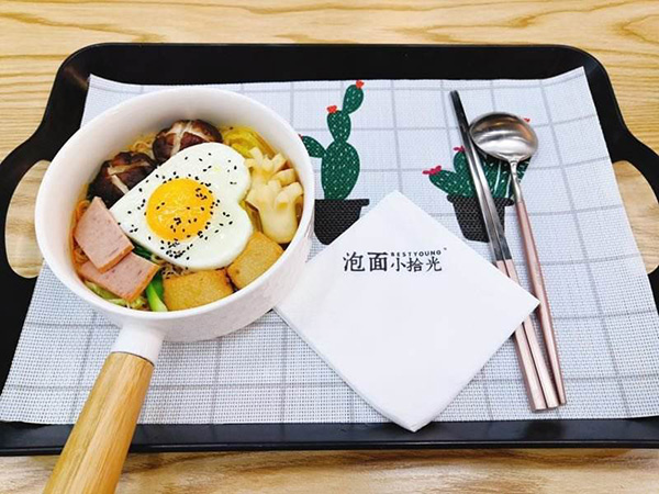 泡面小拾光加盟费