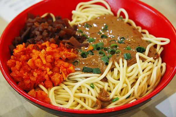 江城品润热干面加盟店