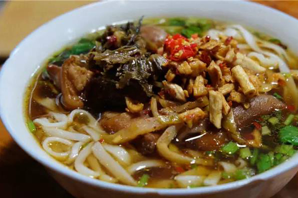 易爱长沙米粉加盟店