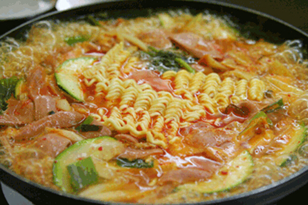 六里香方便面加盟费