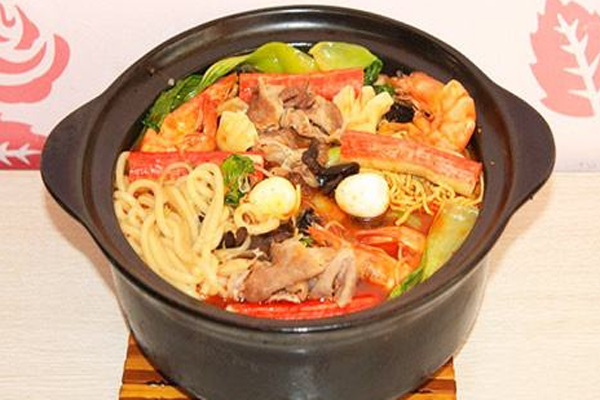 一线牵过桥米线加盟门店