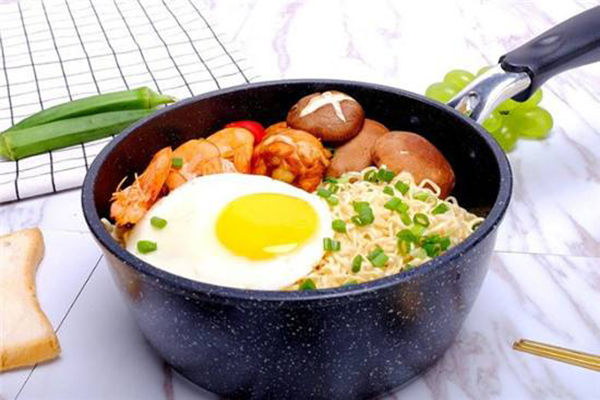 鲜小二泡面小食堂加盟费