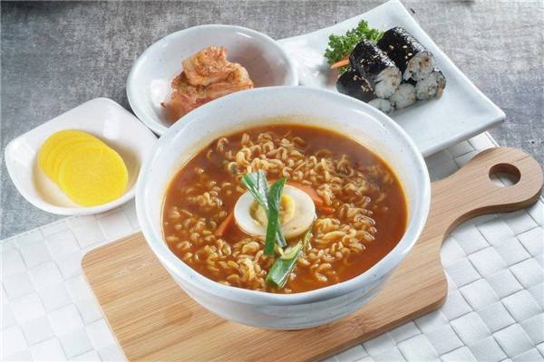 【鲜小二泡面小食堂加盟】开店加盟鲜小二泡面小食堂，致富赚钱过好日子！