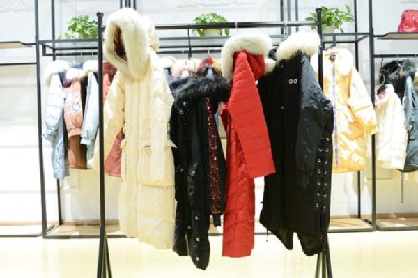 朵芯尼女装加盟费