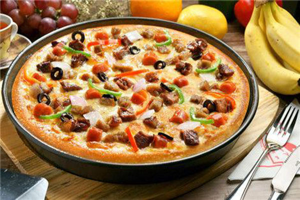 左右时光比萨加盟费