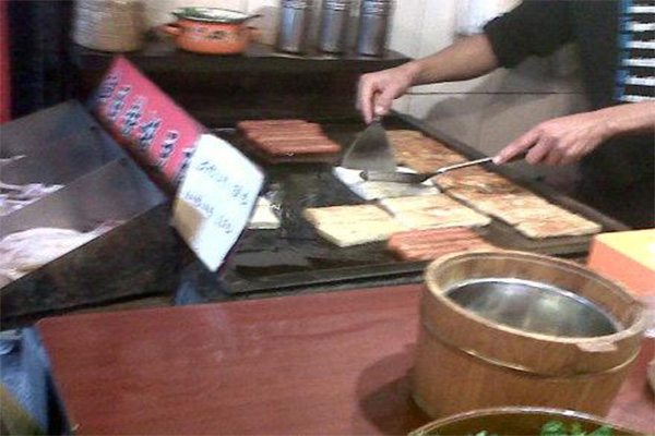 李大嘴无烟烧烤加盟门店