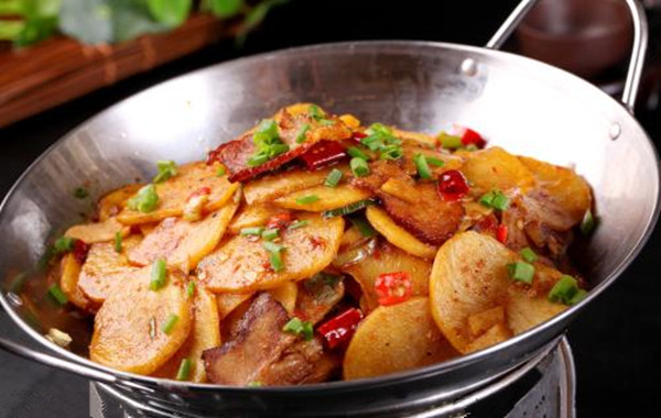 初见干锅家常菜加盟费