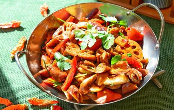 初见干锅家常菜加盟