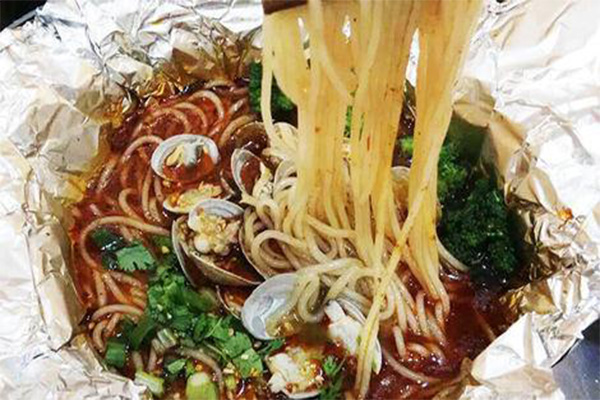 九九花甲米线加盟费