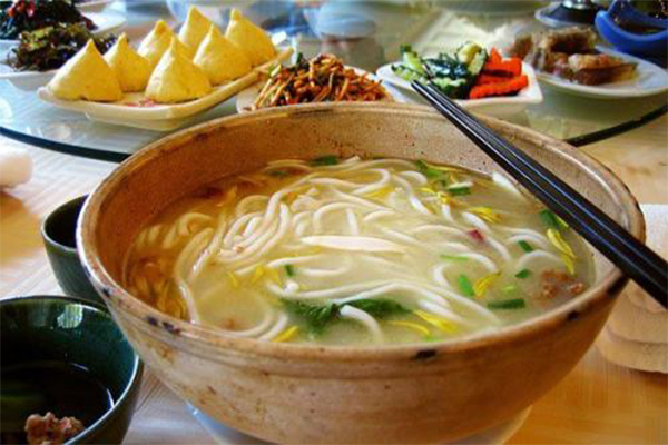 佳佳过桥米线加盟费