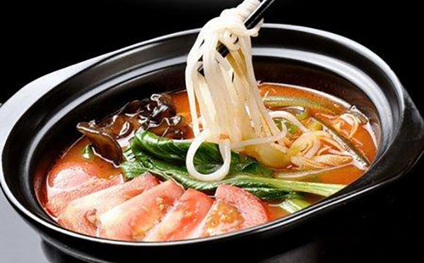 佳璐过桥米线加盟店