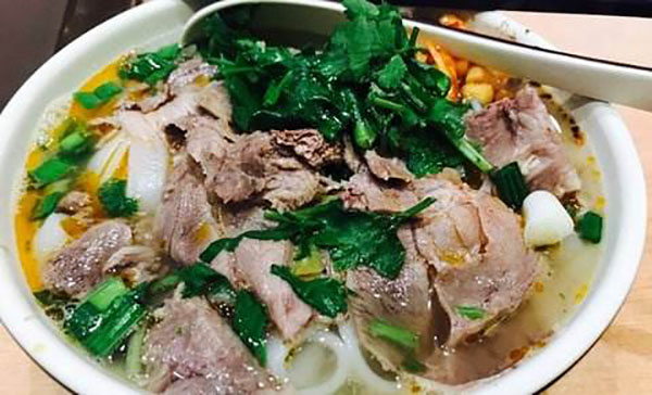黔味福羊肉粉面加盟店