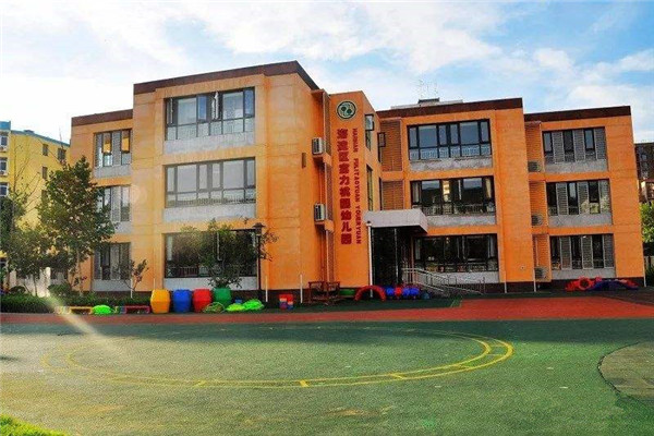 富力桃园幼儿园加盟费多少钱？