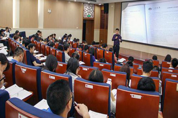 华章教育加盟费