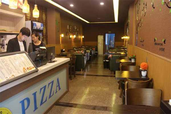 大嘴巴披萨加盟门店