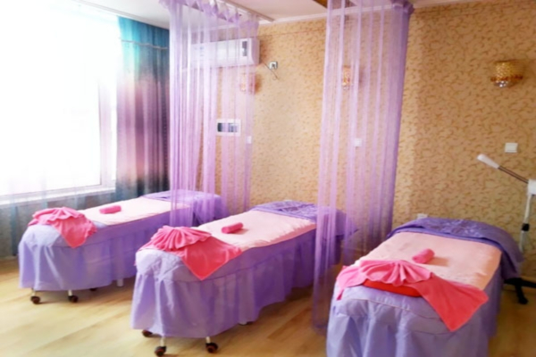 朗泉美容院加盟费