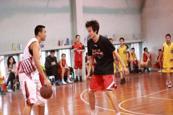 王非篮球训练营加盟费