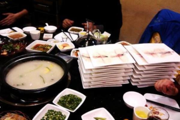 鲜上鲜斑鱼火锅加盟费