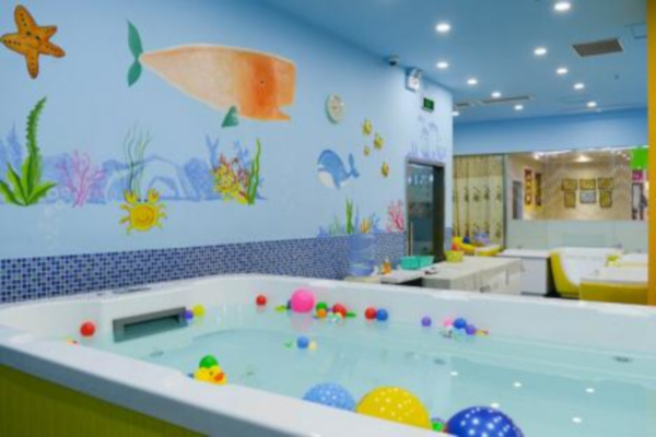 艾妮宝贝婴儿游泳馆加盟店