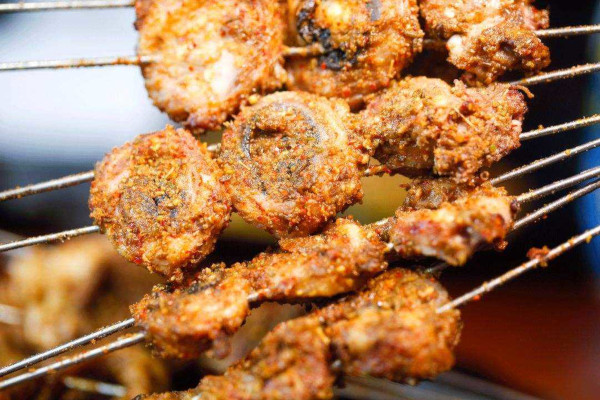 奇香聚无烟烧烤加盟费