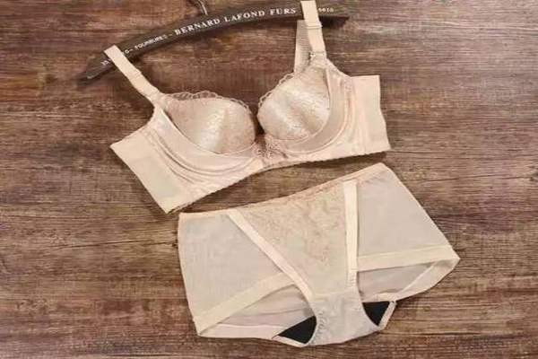 依颜内衣加盟费