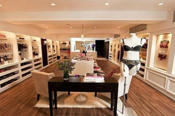 阿达彪内衣加盟费