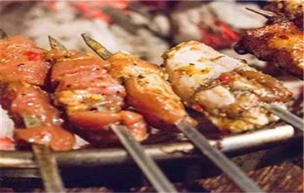 钱峰烧烤加盟费