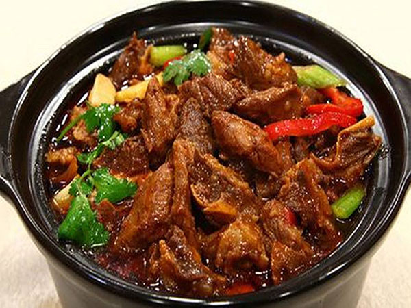 荣日重庆香鸡煲加盟店