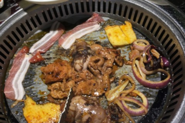 佰盛自助烤涮城加盟费