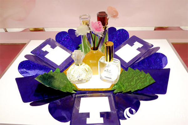 美美丽丽化妆品