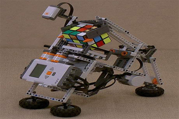 贝思哲乐高机器人加盟