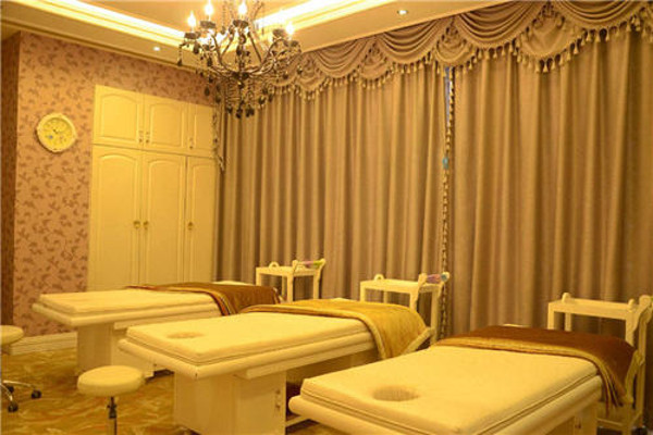 泛歌美容院加盟