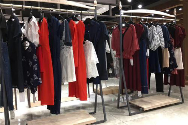 淘天下女装折扣店