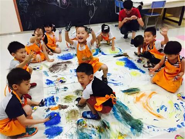 萌卡纳美术培训