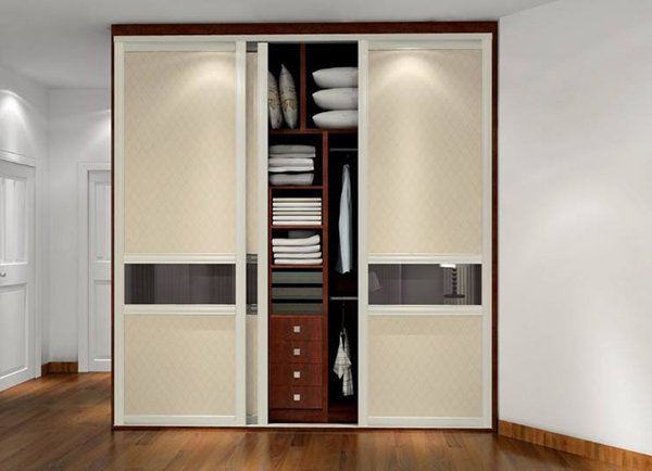 榕大百年衣柜加盟店