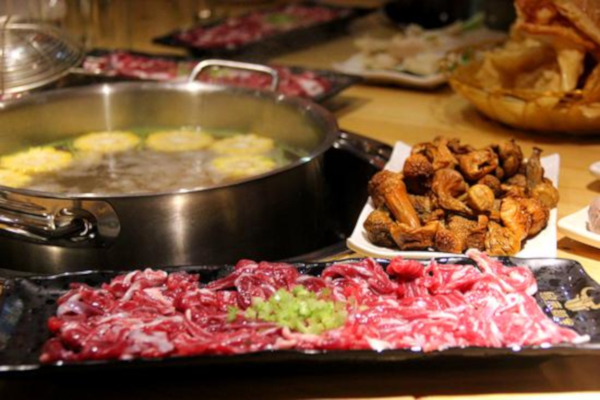 粤来越牛潮汕火锅加盟费